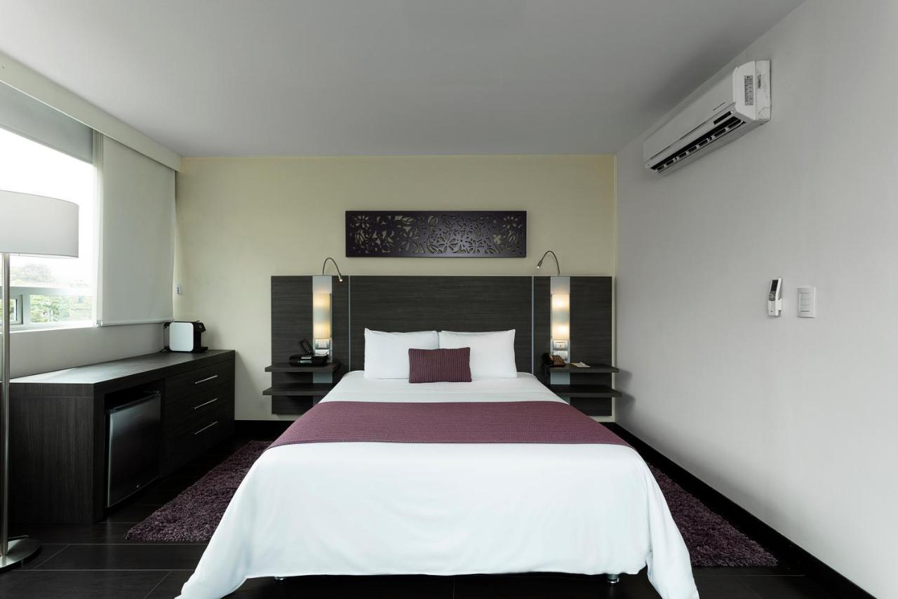 Hotel Bh El Poblado Medellín Esterno foto